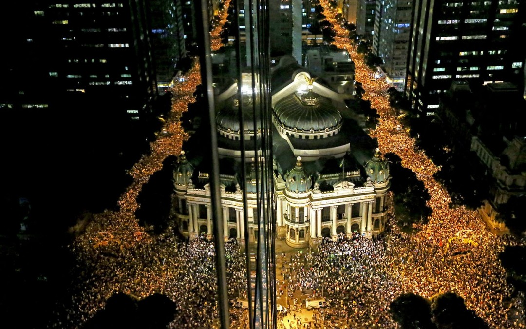 Crise no sistema:  você se sente representado pelos políticos atuais?